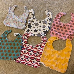 6 Patterned Kickee Pants Bib & Burp Cloths - used